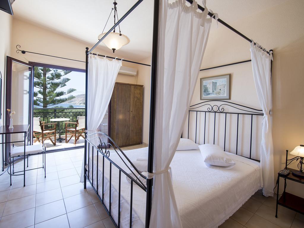 Foivos 2 Hotel Gythio Buitenkant foto