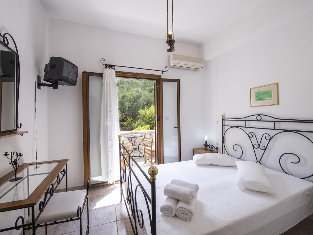 Foivos 2 Hotel Gythio Buitenkant foto