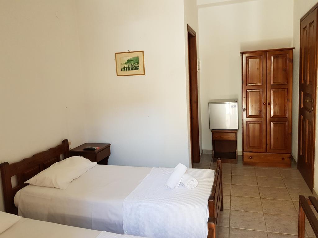 Foivos 2 Hotel Gythio Buitenkant foto