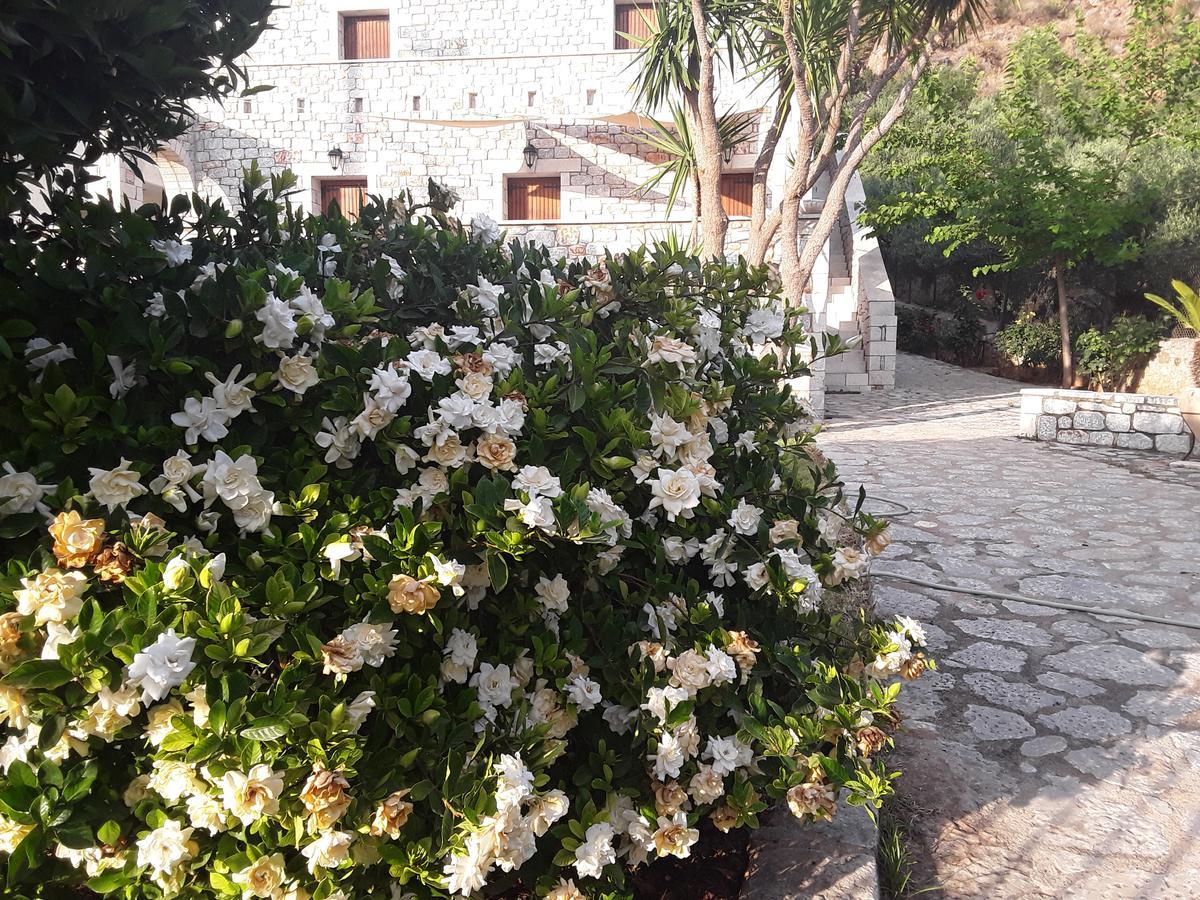 Foivos 2 Hotel Gythio Buitenkant foto